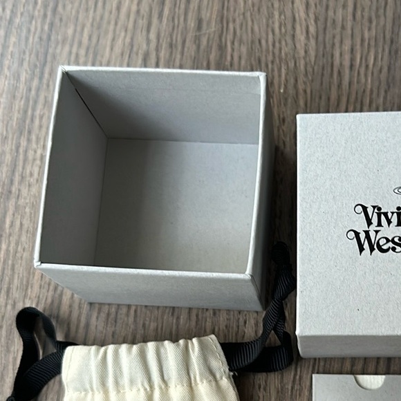 Vivienne Westwood gifting kit - Picture 3 of 3